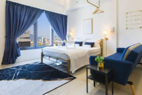 Navy Studio at Tropicana 218 at Central Location & Food Hunt Friendly